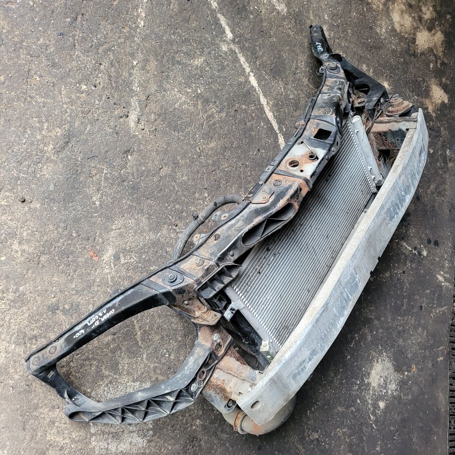 Pas przedni wzmocnienie czołowe chłodnice opel Corsa D 1.3CDTI 2008r