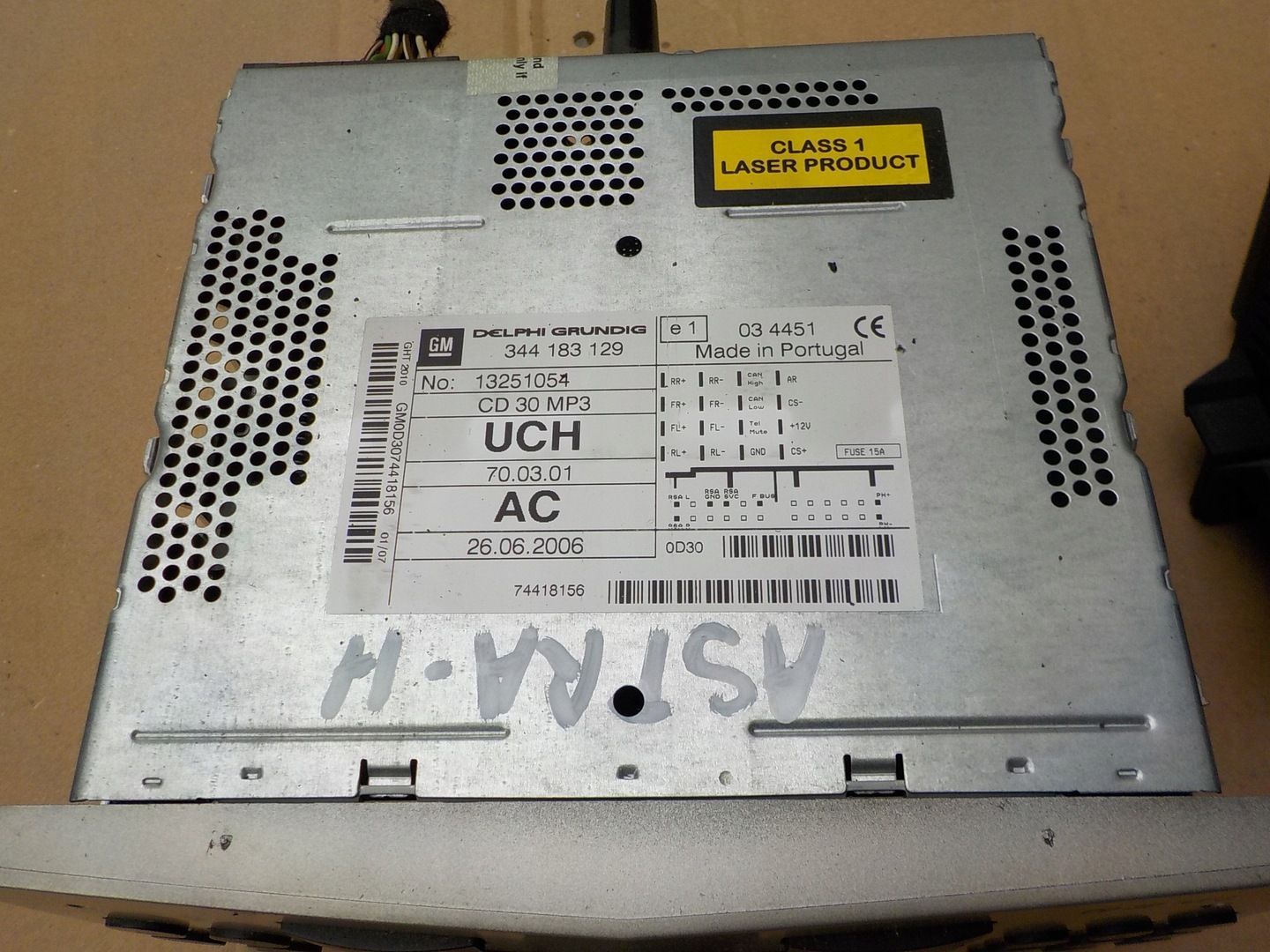 radio cd 30 mp3 wyświetlacz opel astra H 2007r