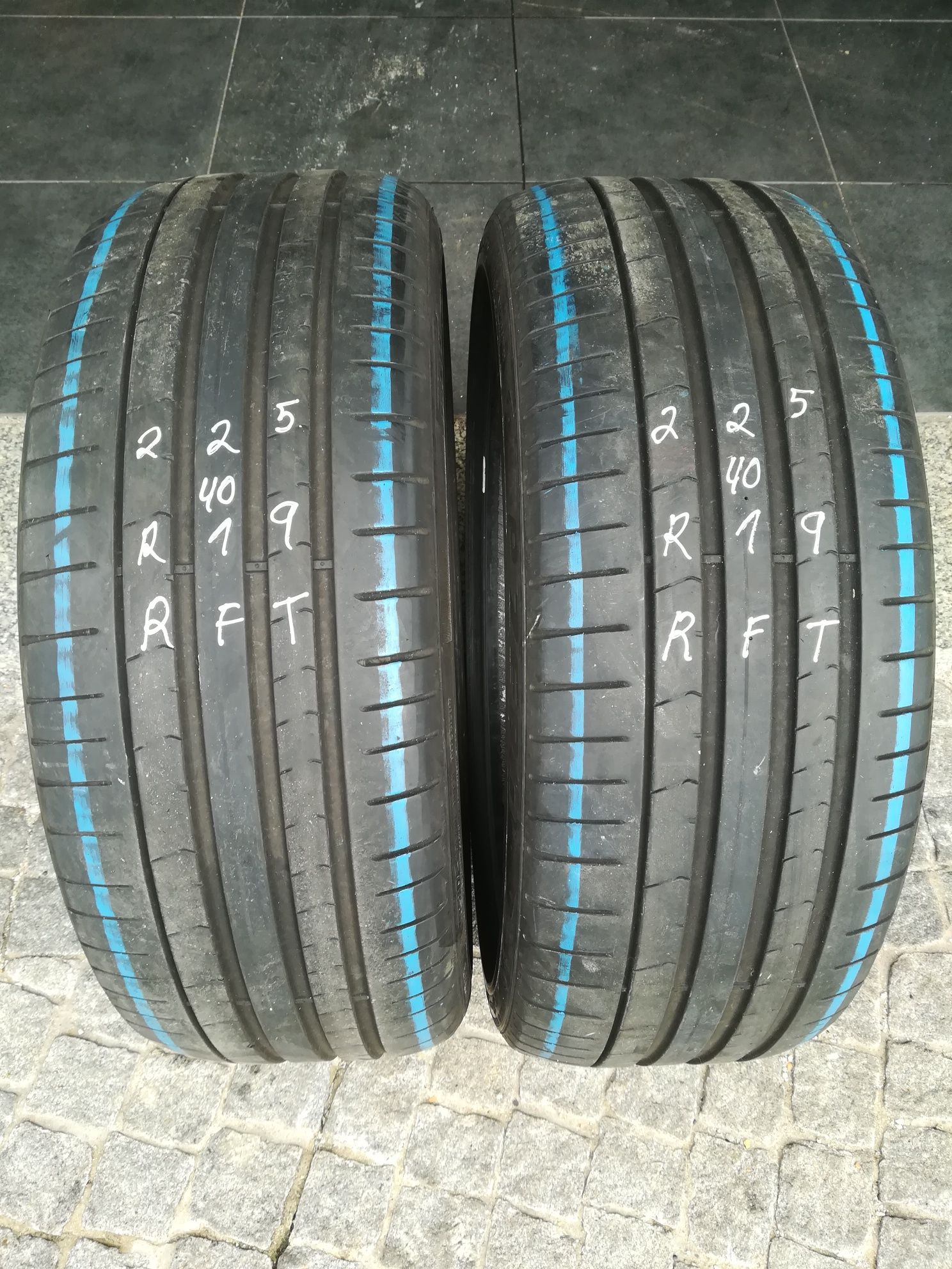 2 pneus 225 40 r19 Runflat Pirelli