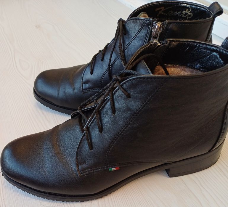 жіноче взуття осіннічоботи черевики капці шкіряні зимові сапоги на мех