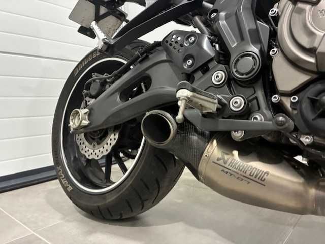 Yamaha MT-07 com Akrapovic Titanium 35KW apenas no livrete