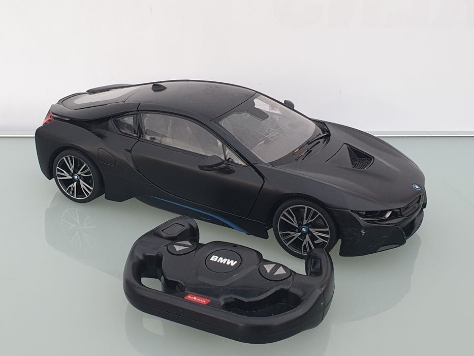 licencjonowany samochód zdalnie sterowany BMW i8 Rastar w skali 1:14.