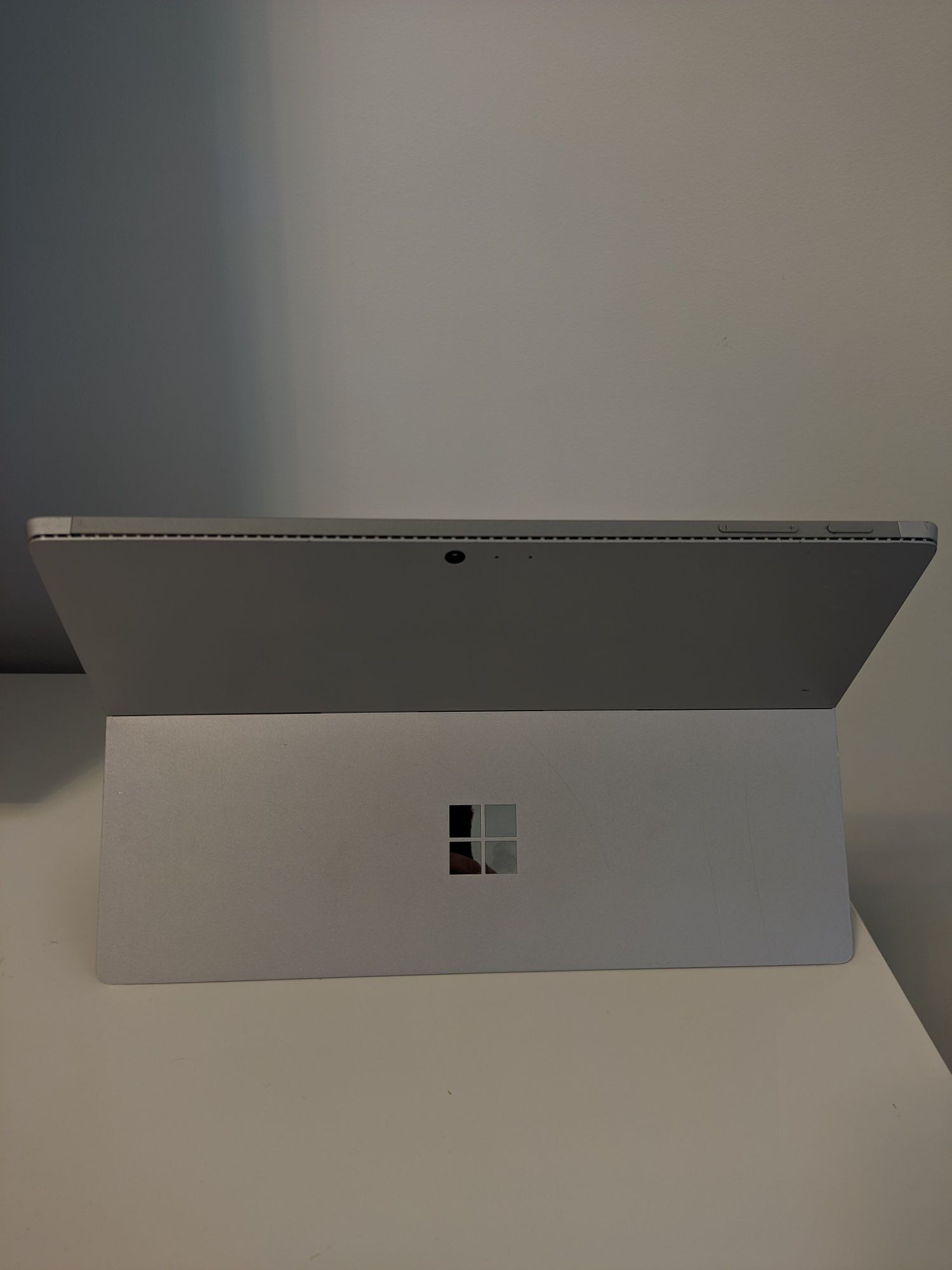 Microsoft surface Pro 4 i7-6650U 16/256