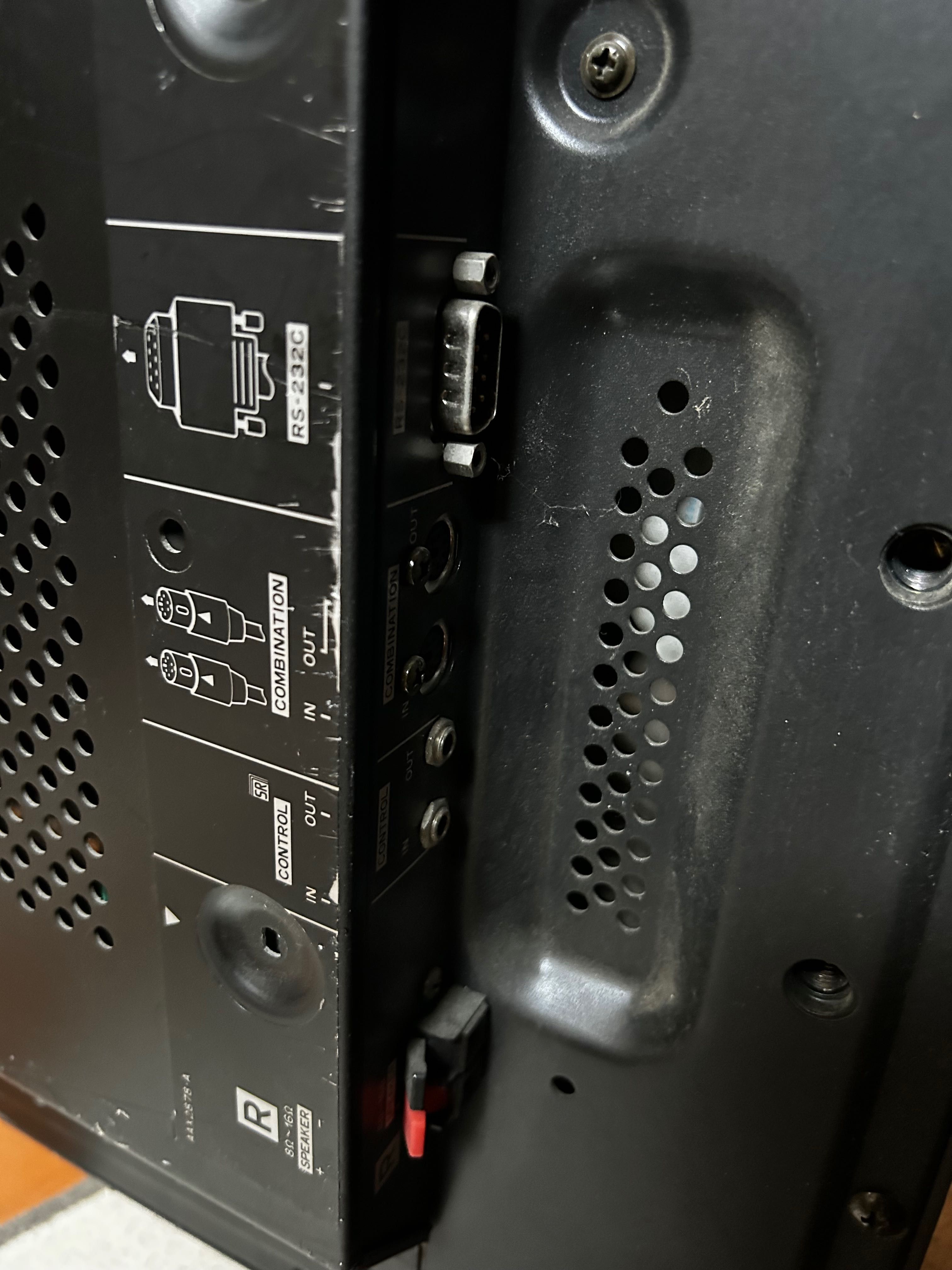 Плазмена панель Pioneer PDP-433MXE на деталі
