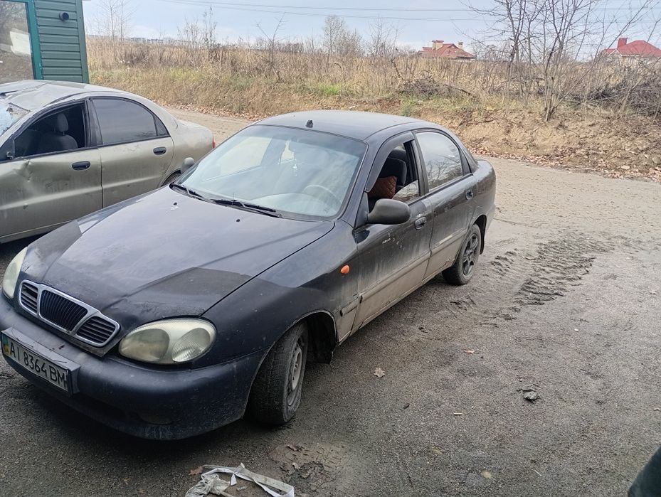 Продам 2 lanosa 05 та 10року