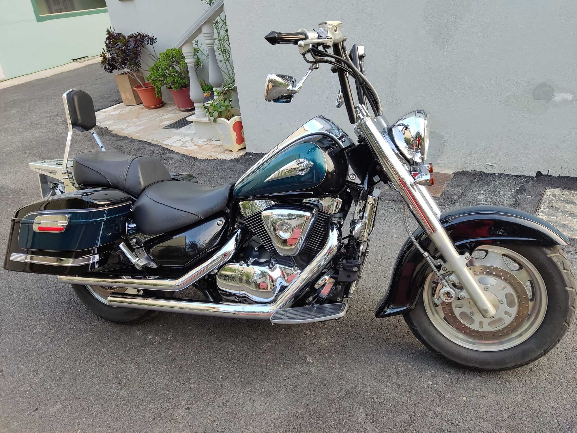 Suzuki Intruder LC 1500 super estimada