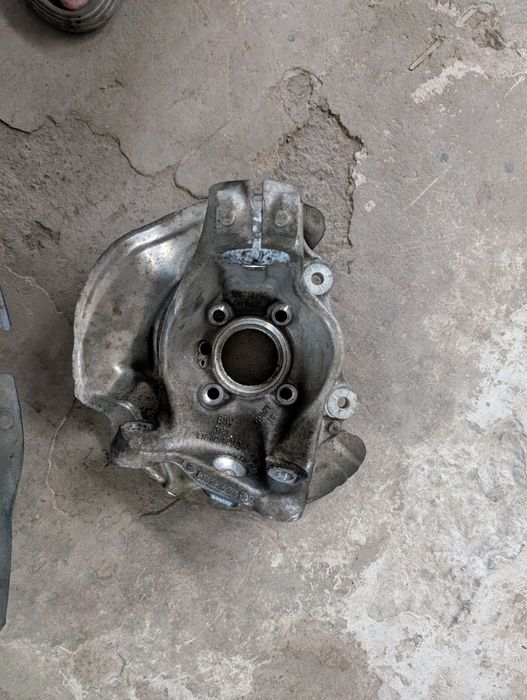 Цапфа кулак ступица опора BMW 3 4 F30 F32 F33 F34 F36 316 318 320 328