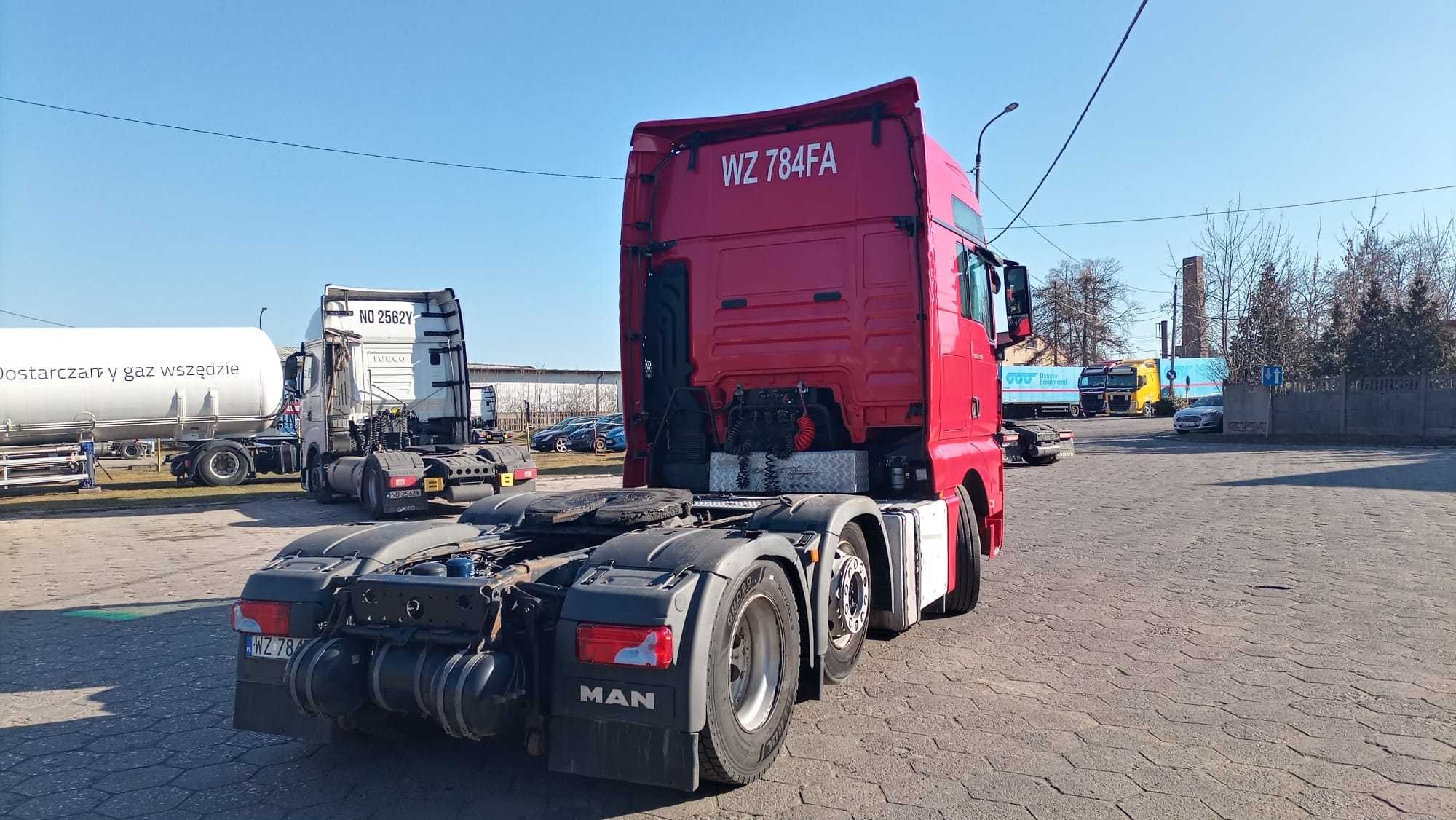 sprzedam ciągnik siodłowy 3 osiowy marki man
