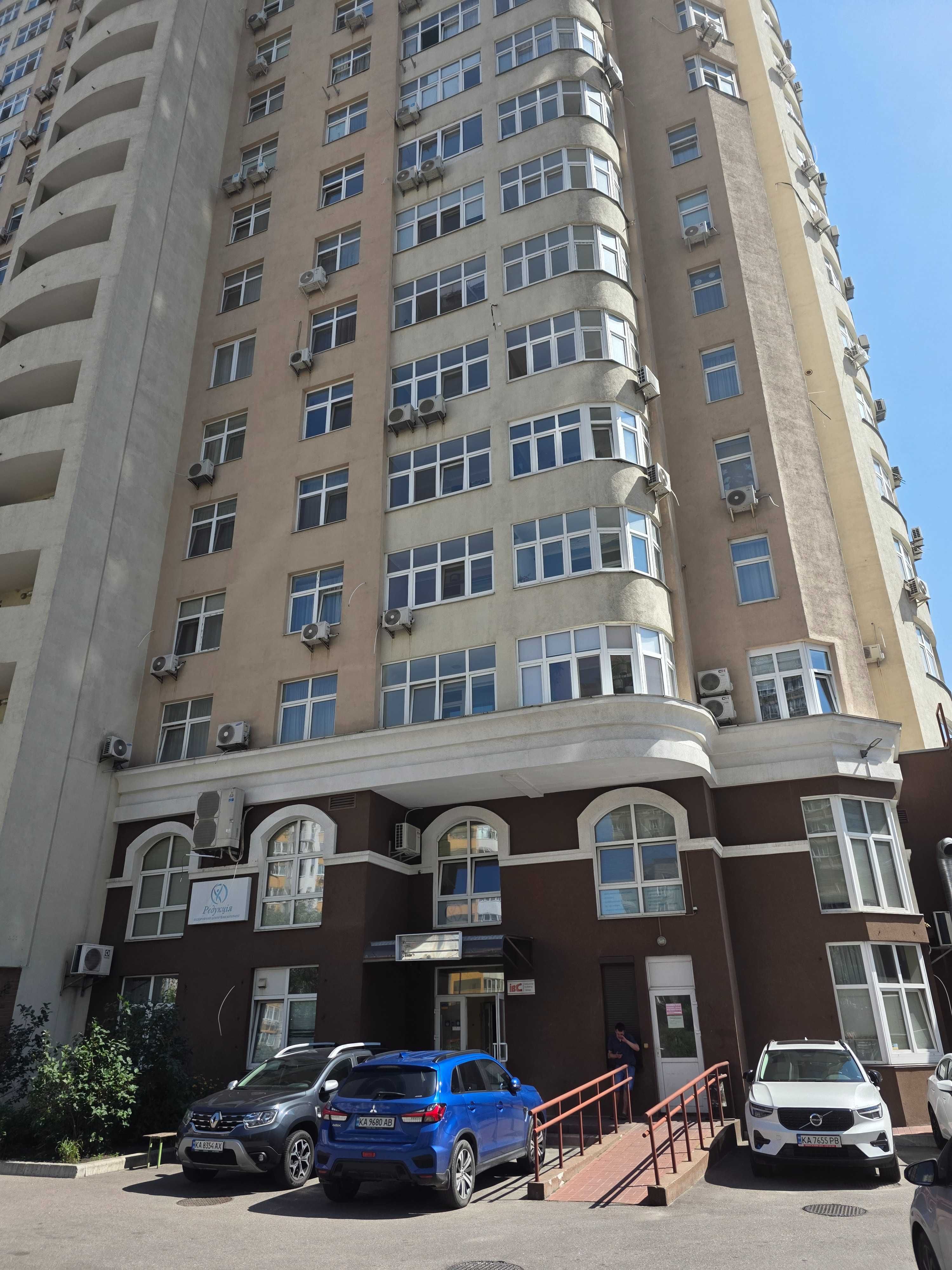 Під будь-який бізнес 127 кв.м., м.Позняки пішки Драгоманова 40ж, 1 пов