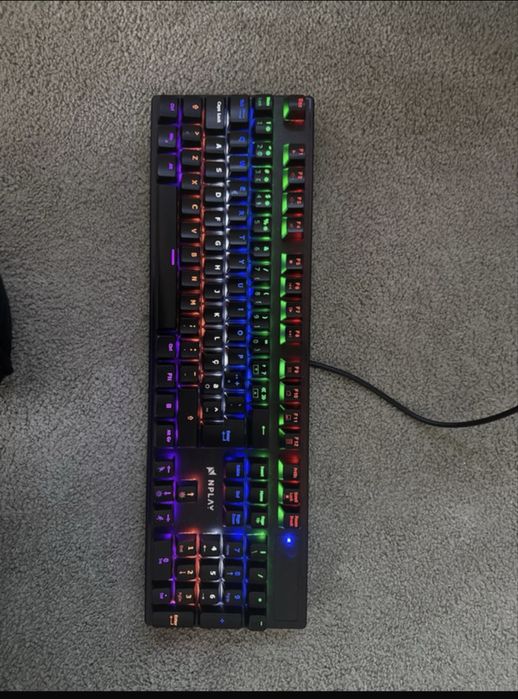 Teclado mecanico Gaming RGB novo