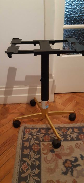 Suporte universal para televisão