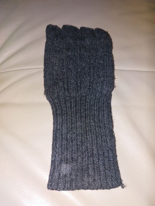 Рукавичка в'язана права