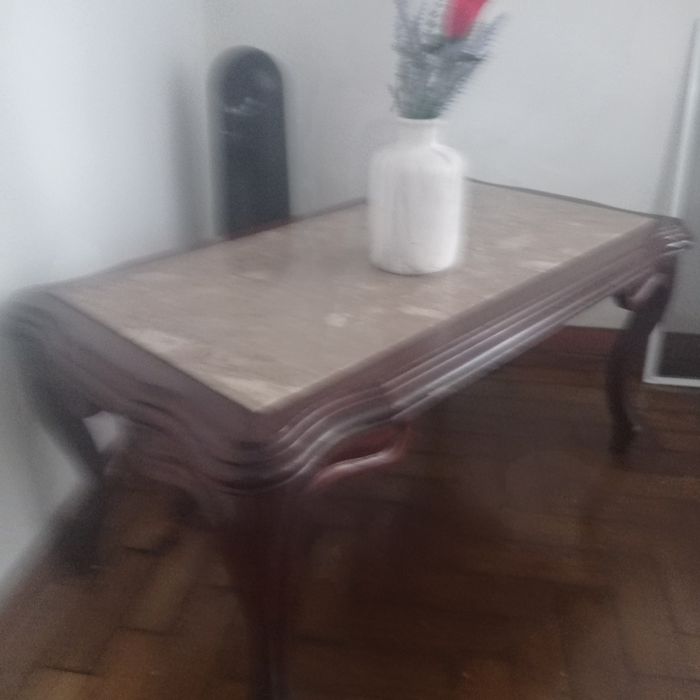 Mesa sala visitas usada como nova