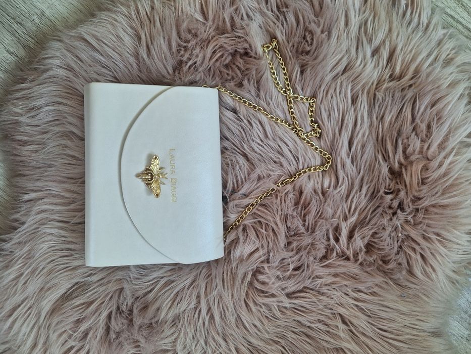 Torebka kremowa zloty lancuszek