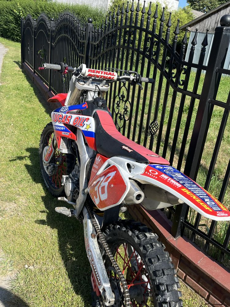 Honda crf 250 r.