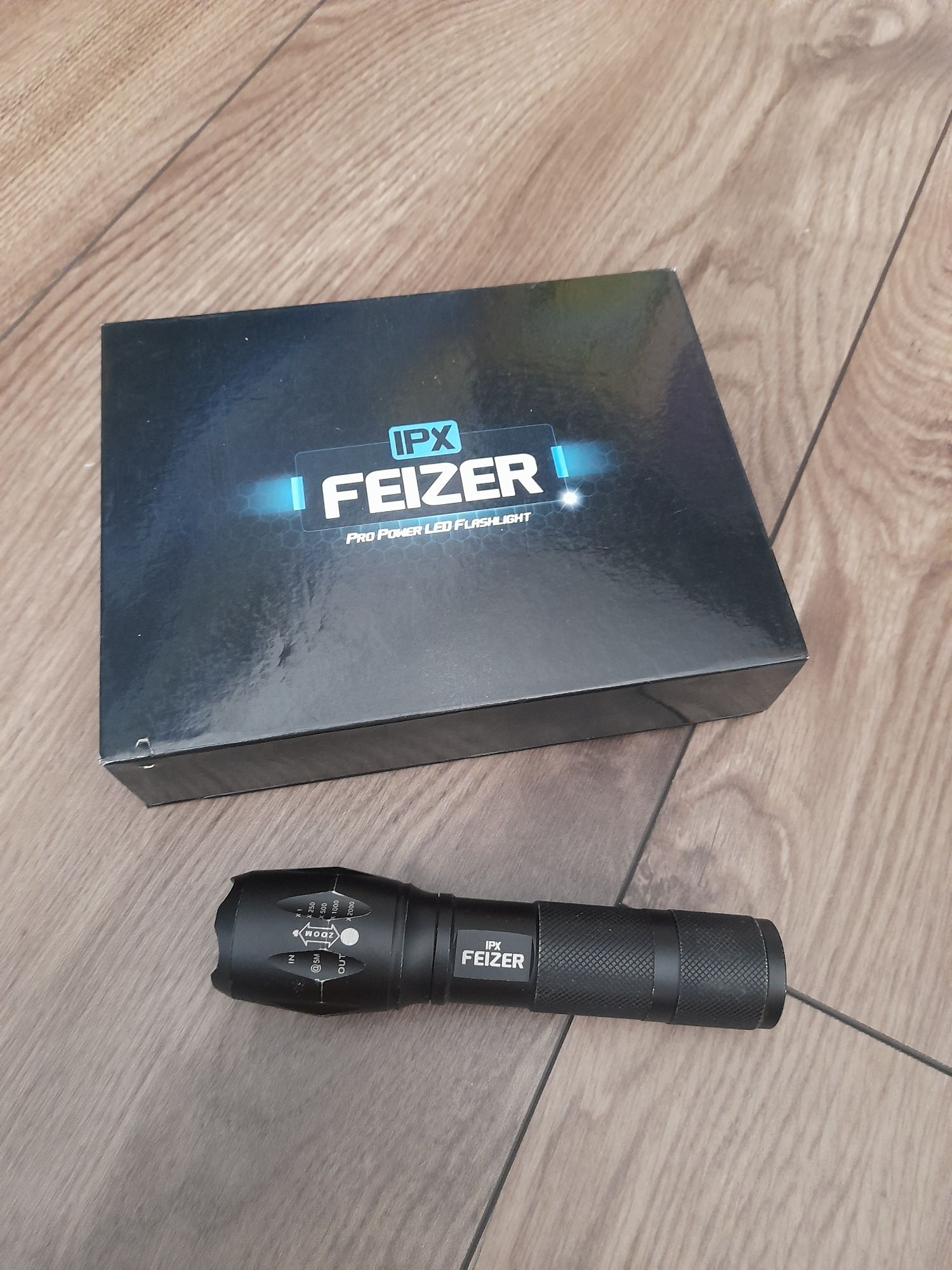 Latarka Taktyczna Firmy IPX FEIZER