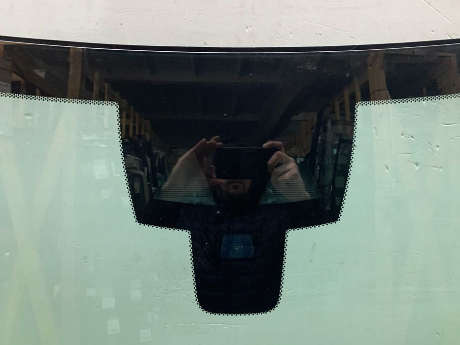 Jaguar XF (2015-) -  вітрове скло б/у оригінал