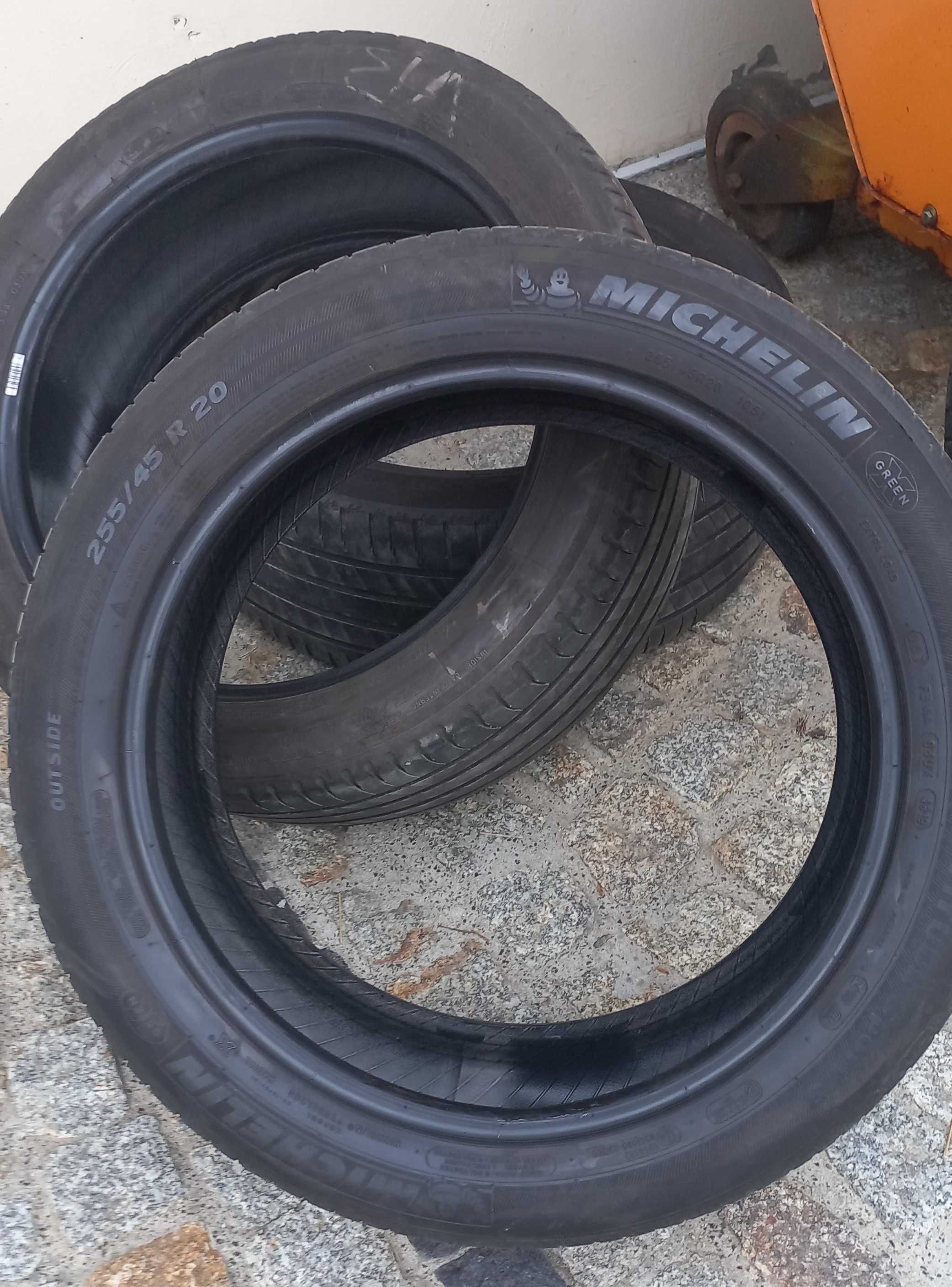 Opony opona 255/45R20 Audi