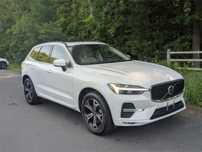 2022 Volvo XC60 B5 Momentum