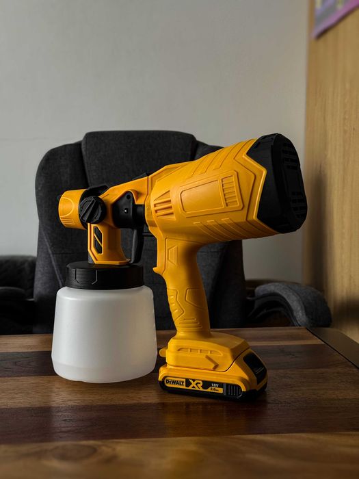 Pistolet do farby lakieru do malowania zbiornik 1L na baterie dewalt