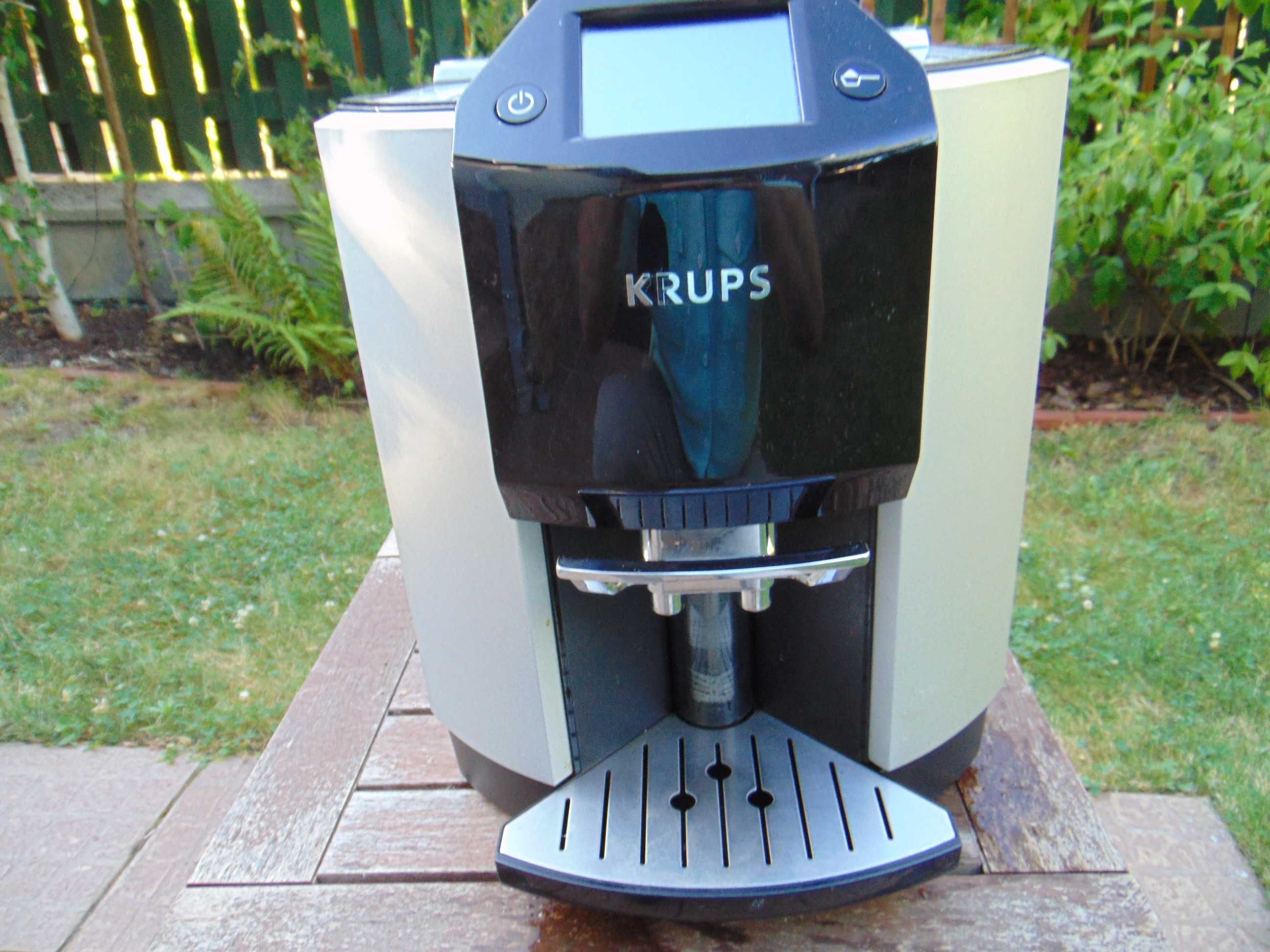 Sprzedam ekspres  Krups typ EA 90 10 10/08 BARISTA , ekran LCD