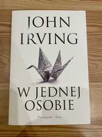 W jednej osobie, John Irving - miękka oprawa ze skrzydełkami