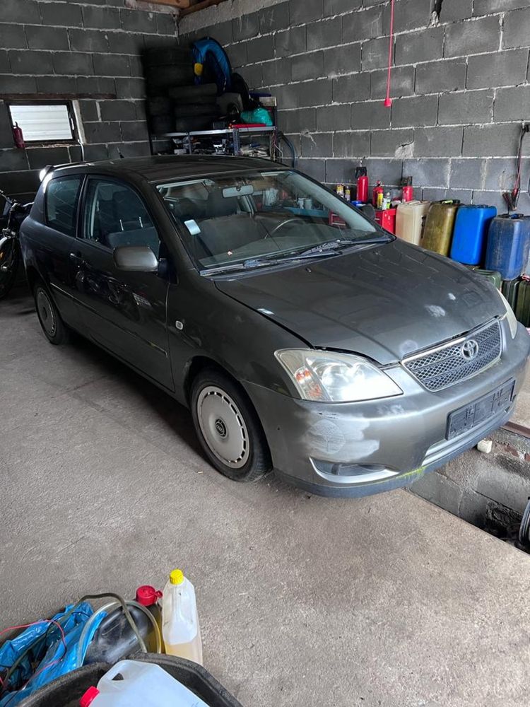 Автомобіль на запчастини Toyota Corolla E12 2.0d 2004 рік хетчбек