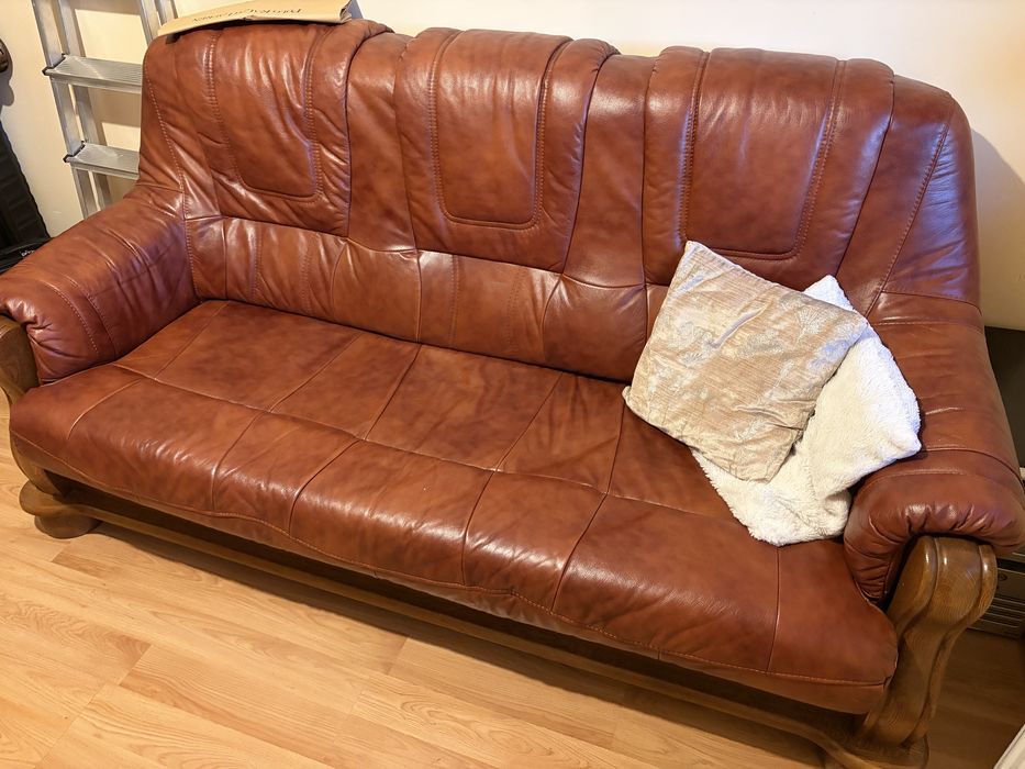 Skórzano drewniany kompet wypoczynkowy