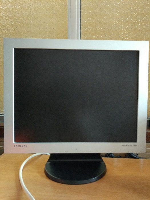 Samsung SyncMaster 152V - LCD monitor - 15"