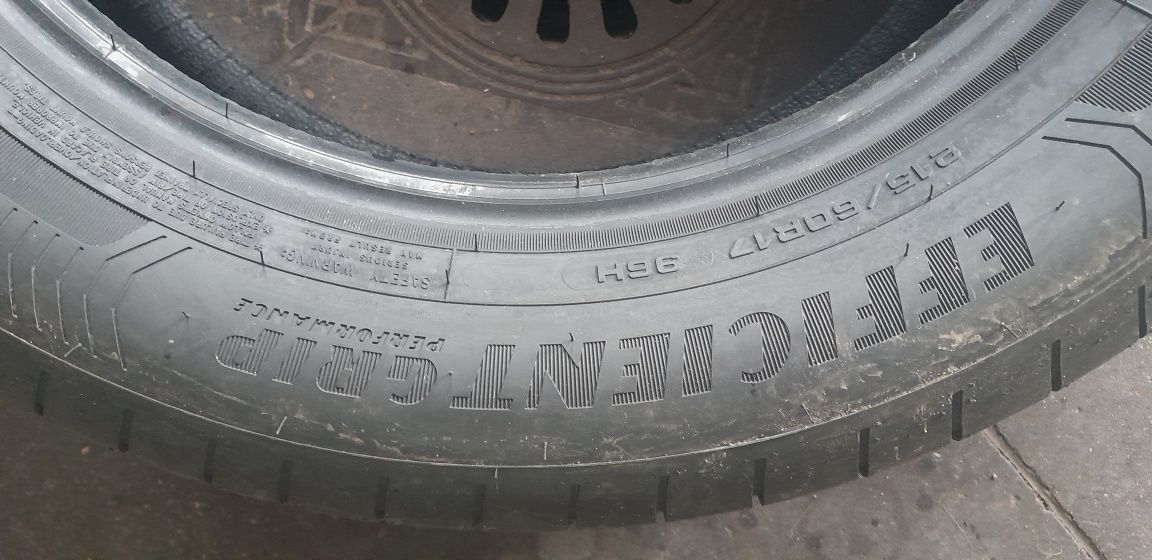 Opony 215/60R17 96H Goodyear Efficient Grip (kpl)