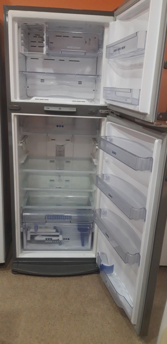 Холодильник Whirlpool
В полнос