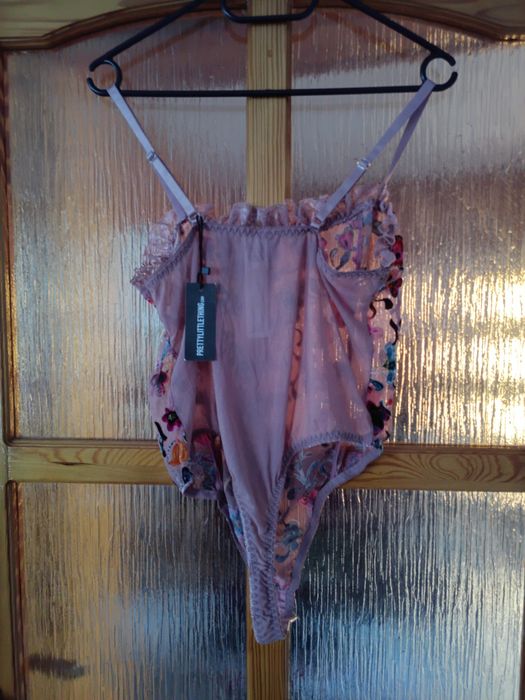Nowe piękne body L