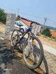 Bicicleta  com apenas 3 mudanças a 6 e a 3