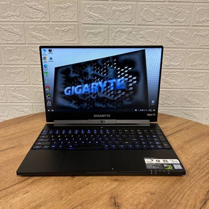 GYGABITE AERO 15 (i7-7700HQ)