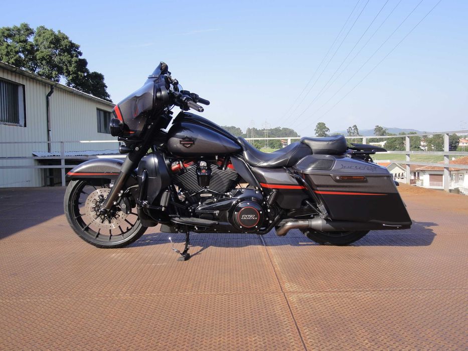 Harley Davidson Street Glide CVO 117 '' FLHXSE