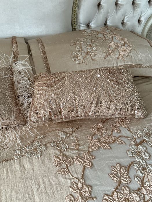 Роскошный комплект для спальни: покрывало + 2 подушки