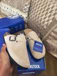 Nowe, przecenione, wąskie kapcie Birkenstock w kolorze piaskowymr.40