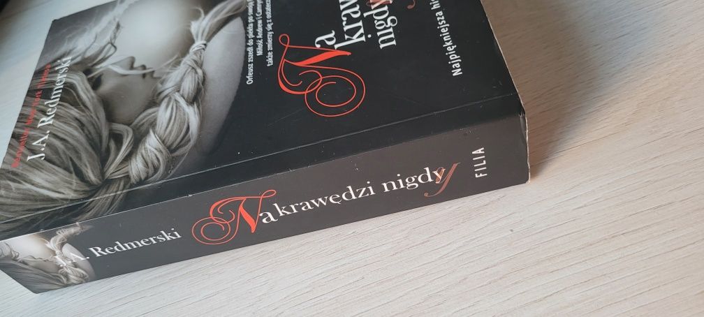 J.A. Redmerski - Na krawędzi nigdy