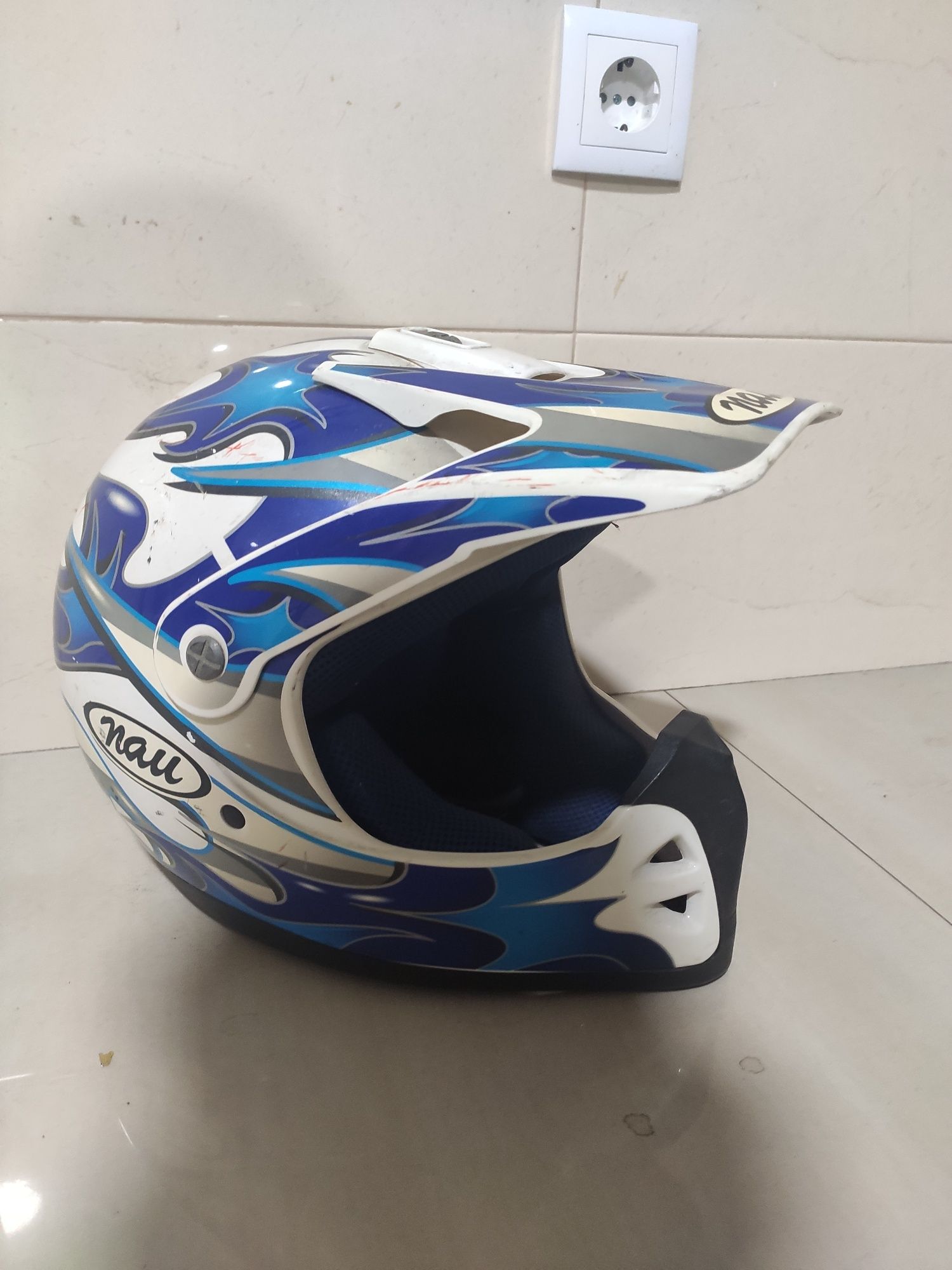 Vendo capacete de mota usado