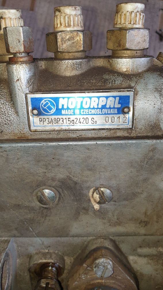 Зачасти к погрузчику unc 061