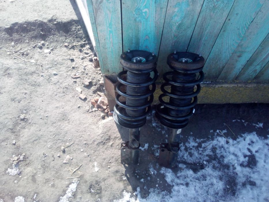 Продам амортизатори БМВ Х5 е53