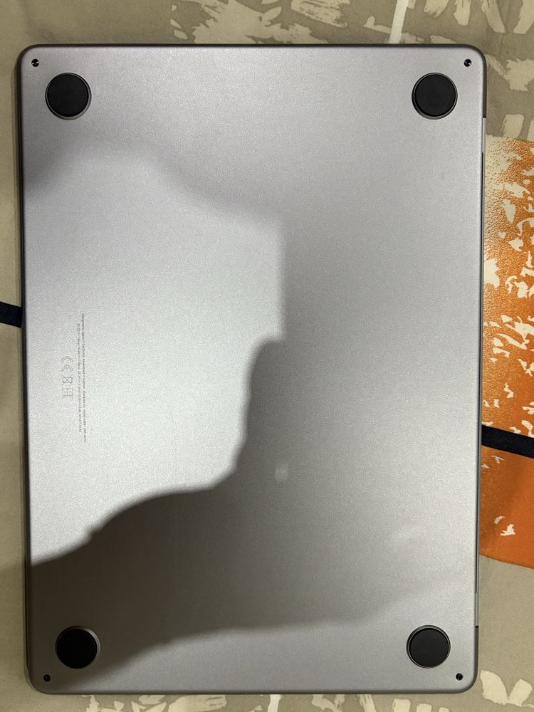 Mac Book Air 14,2 2022