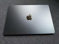 MacBook Air M2 13” + oryginalna myszka