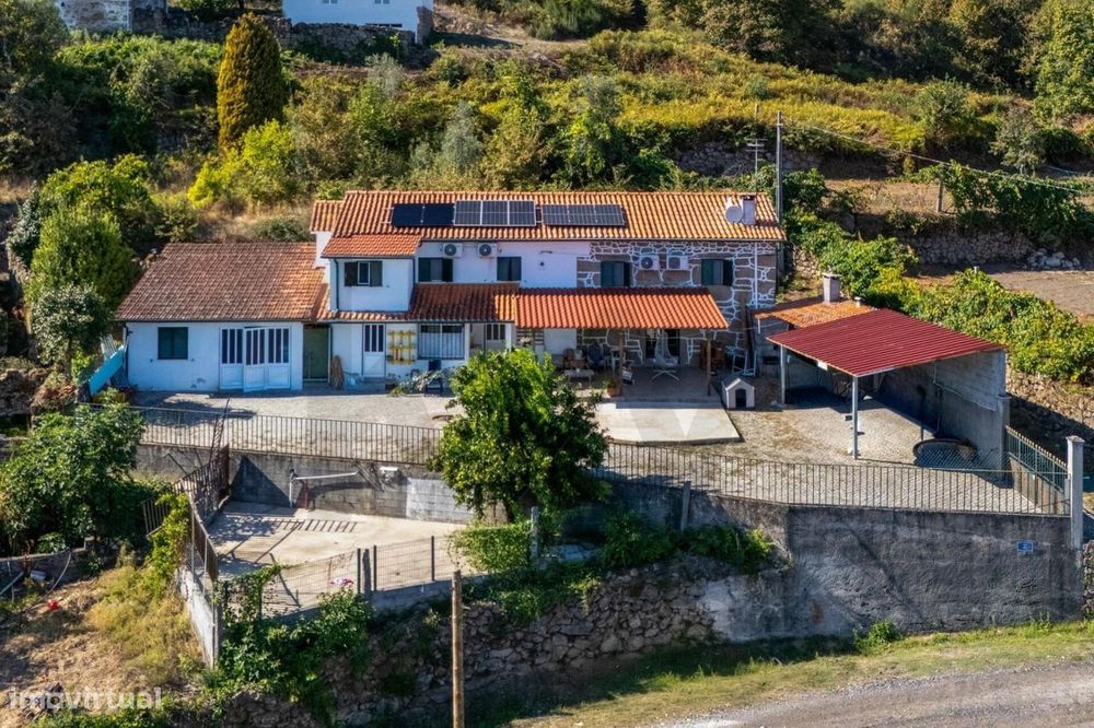 Moradia Isolada T4  |  Privacidade, Jardim,  e Garagem