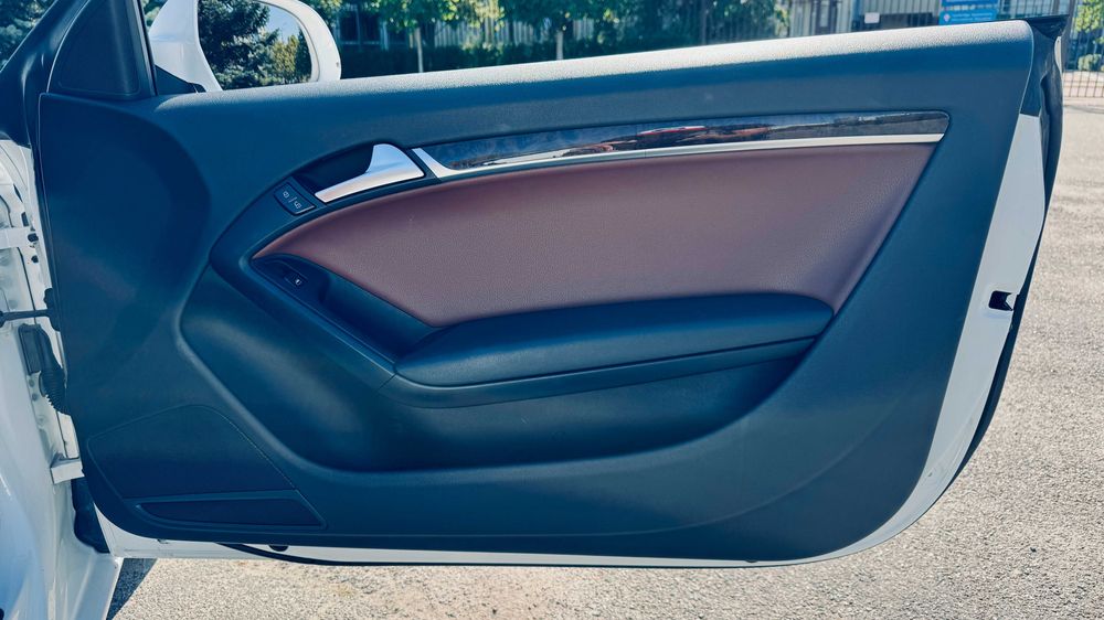 Продається яскравий автомобіль для емоцій - AUDI S5 CABRIOLET