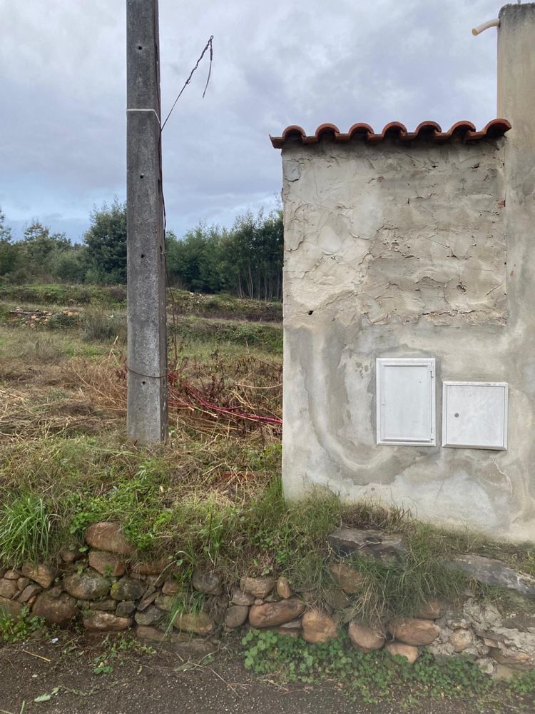 Vende-se terreno com 5500 m2 e Barracão