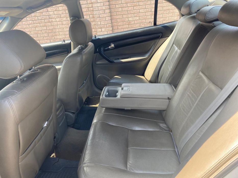 Продам автомобіль Chevrolet Evanda