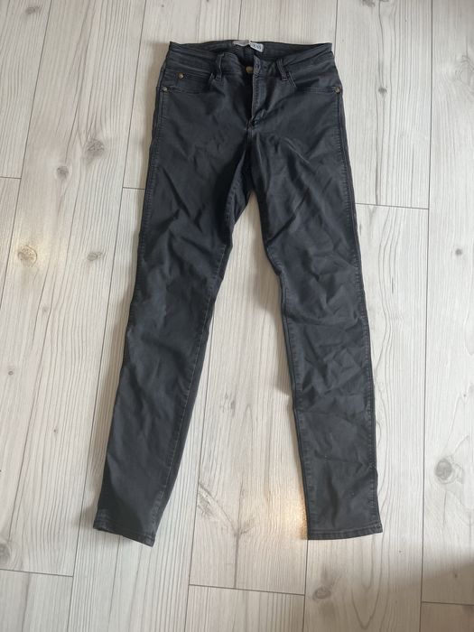 Czarne jeansy Guess mid raise M ciemno szary