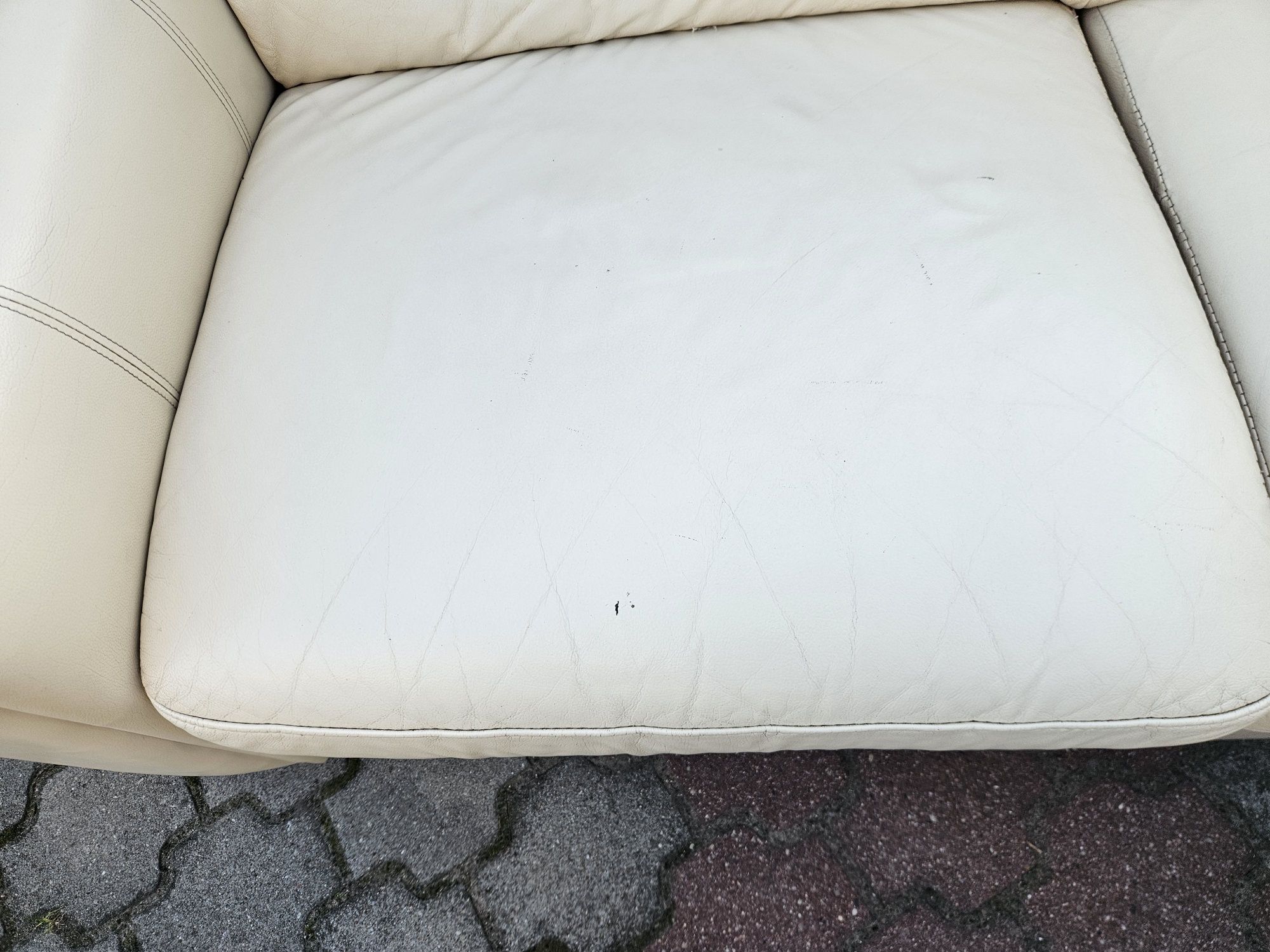 Wypoczynek skórzany sofa 2 fotele pufy