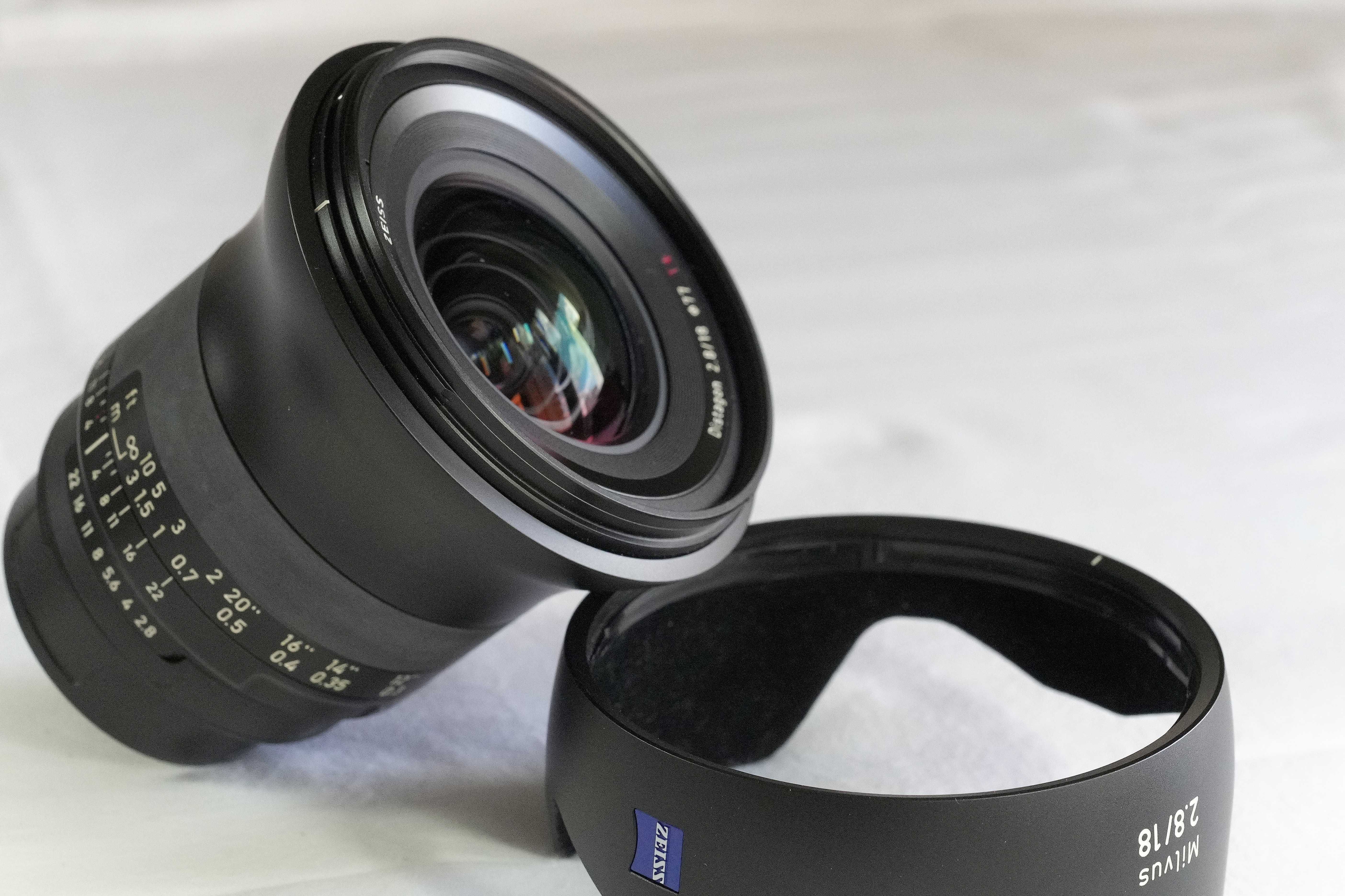 Lente Zeiss Milvus 2.8/18 ZF.2
